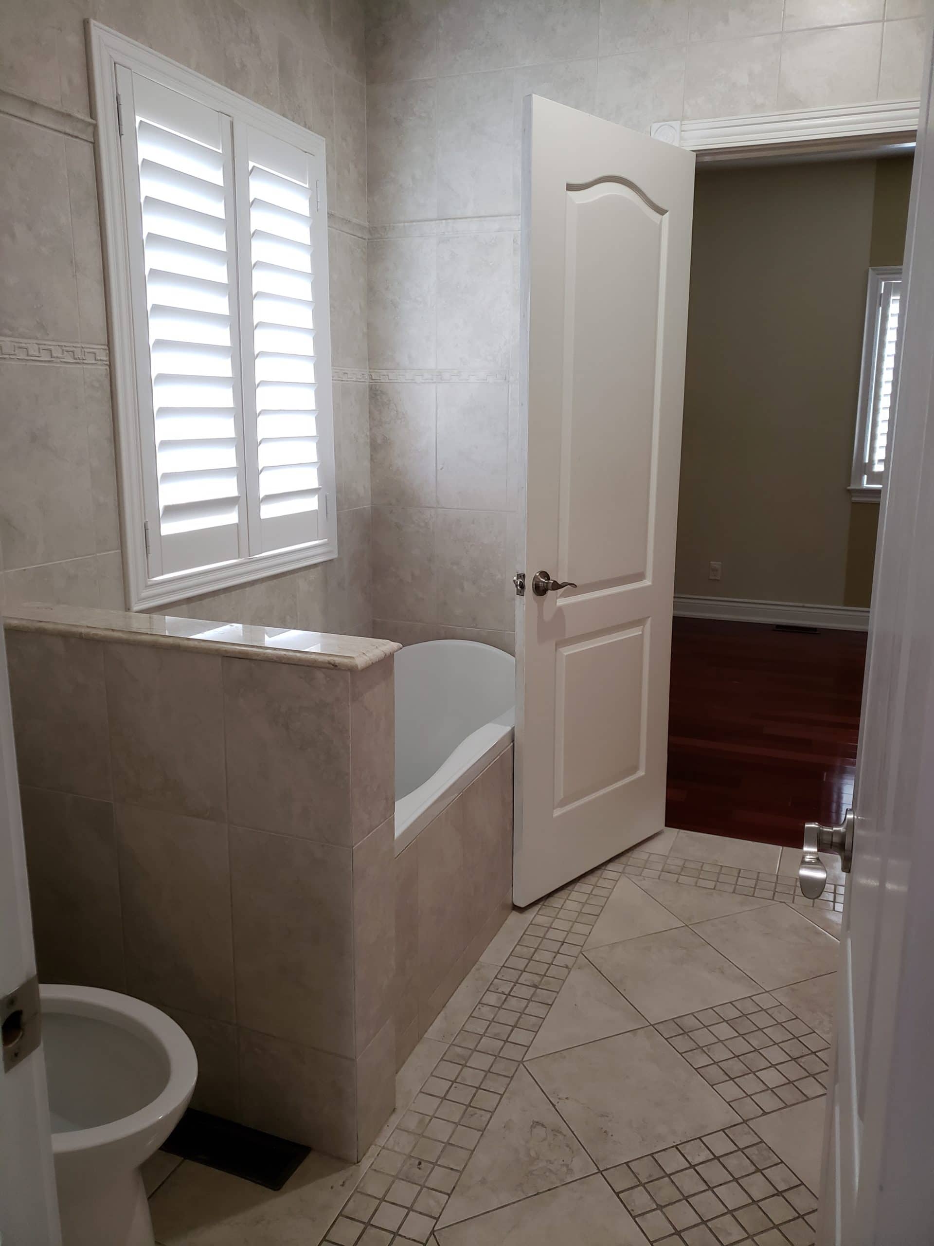 Residential home and bathroom cleaning by Canadian Carpet Cleaning